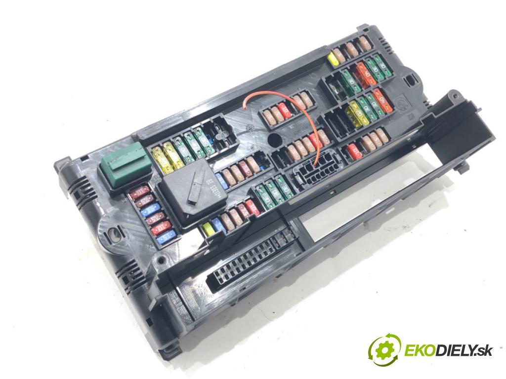 BMW X3 (F25) 2010 - 2017    xDrive 20 d 135 kW [184 KM] olej napędowy 2010 - 2014  skříňka poistková 9210863 (Pojistkové skříňky)