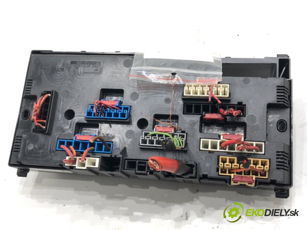 BMW X3 (F25) 2010 - 2017    xDrive 20 d 135 kW [184 KM] olej napędowy 2010 - 2014  skříňka poistková 9210863 (Pojistkové skříňky)