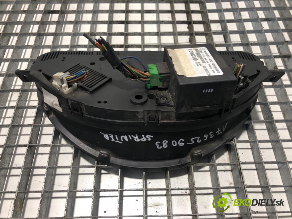 MERCEDES-BENZ SPRINTER 3-t Platforma / podwozie (B903) 1995 - 2012    313 CDI 95 kW [129 KM] olej napędowy 2000 - 2006  Prístrojovka 88311295 (Prístrojové dosky, displeje)