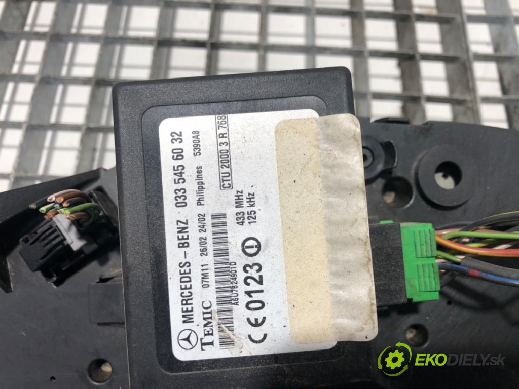 MERCEDES-BENZ SPRINTER 3-t Platforma / podwozie (B903) 1995 - 2012    313 CDI 95 kW [129 KM] olej napędowy 2000 - 2006  Prístrojovka 88311295 (Prístrojové dosky, displeje)