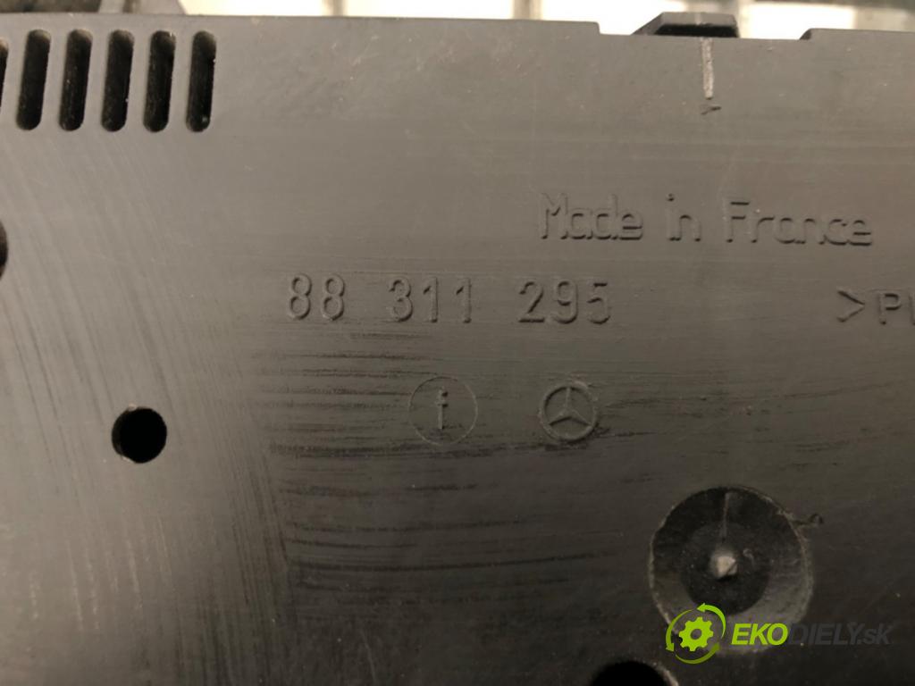 MERCEDES-BENZ SPRINTER 3-t Platforma / podwozie (B903) 1995 - 2012    313 CDI 95 kW [129 KM] olej napędowy 2000 - 2006  Prístrojovka 88311295 (Prístrojové dosky, displeje)