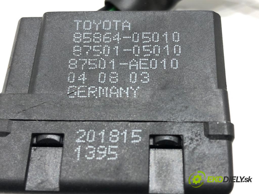 TOYOTA AVENSIS Kombi (_T25_) 2003 - 2008    2.0 D-4D (CDT250_) 85 kW [116 KM] olej napędowy 2003 - 2008  Modul vyhrievania sedačky 85864-05010