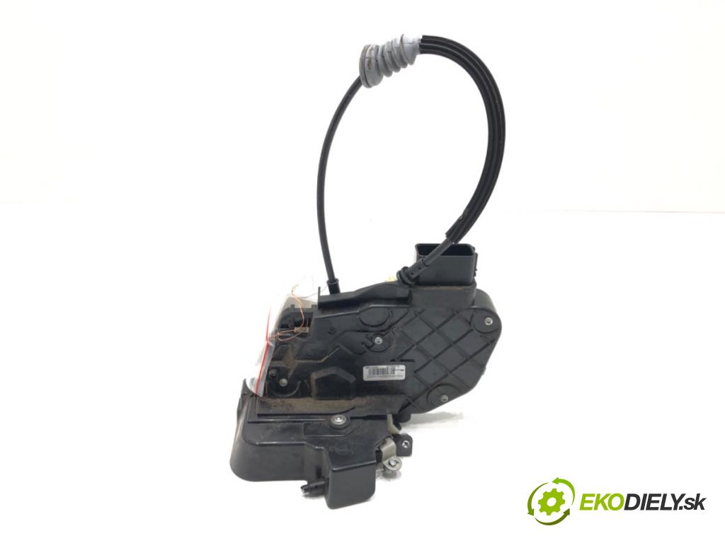 VOLVO V50 (545) 2003 - 2012    2.0 D 100 kW [136 KM] olej napędowy 2004 - 2010  zámok dveře pravý zadní část 30799318