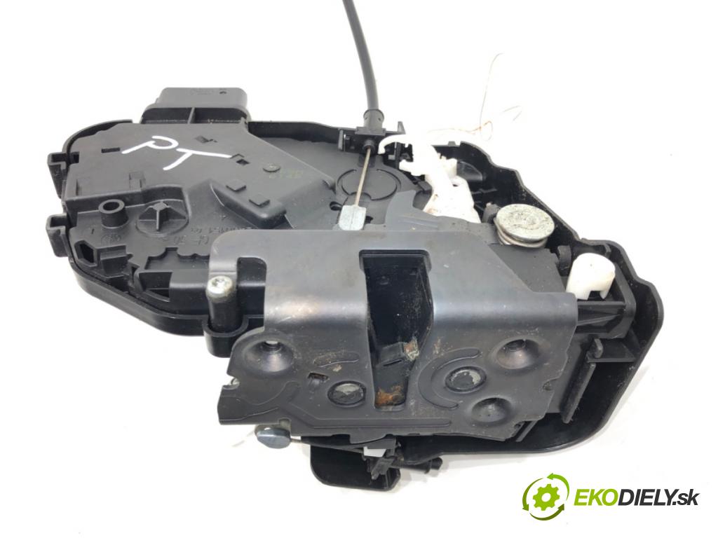 VOLVO V50 (545) 2003 - 2012    2.0 D 100 kW [136 KM] olej napędowy 2004 - 2010  zámok dveře pravý zadní část 30799318