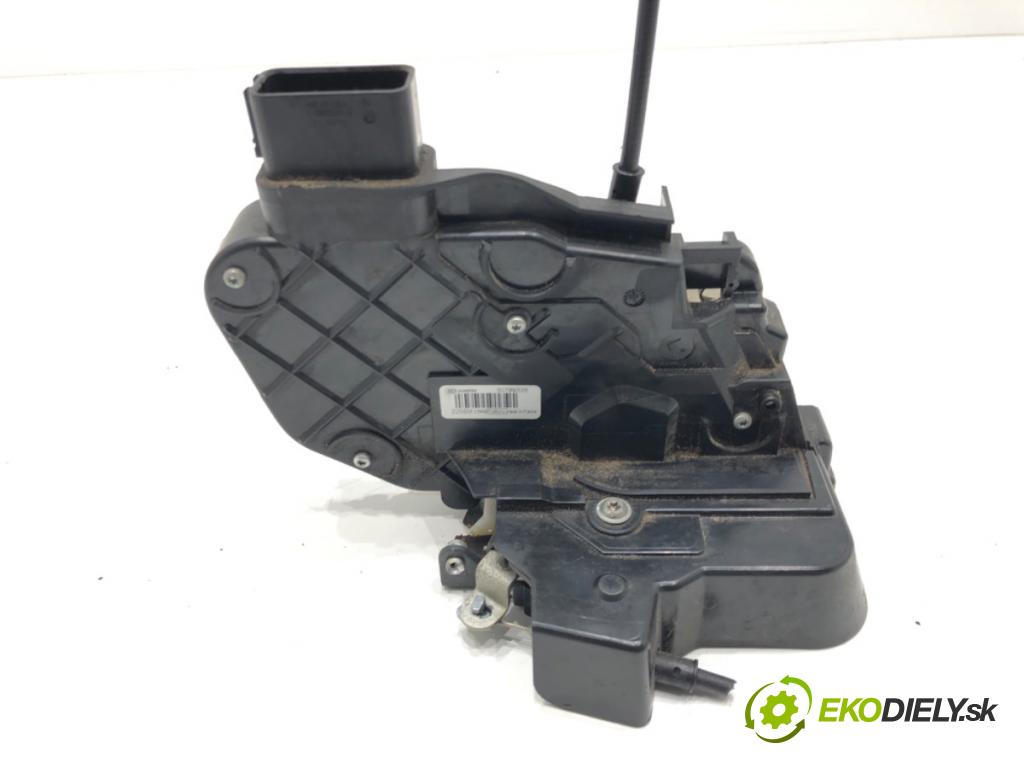 VOLVO V50 (545) 2003 - 2012    2.0 D 100 kW [136 KM] olej napędowy 2004 - 2010  zámok dveře levý zadní část 30799326