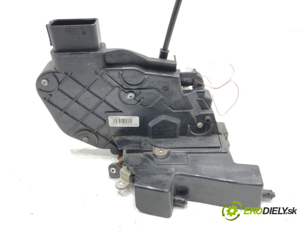 VOLVO V50 (545) 2003 - 2012    2.0 D 100 kW [136 KM] olej napędowy 2004 - 2010  zámok dveře levý přední část 30799309