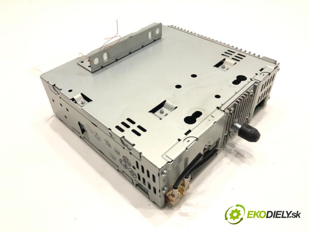 VOLVO V50 (545) 2003 - 2012    2.0 D 100 kW [136 KM] olej napędowy 2004 - 2010  RADIO 31266763 (Audio zariadenia)