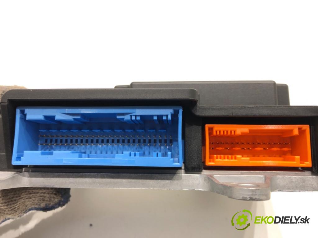 VOLVO V50 (545) 2003 - 2012    2.0 D 100 kW [136 KM] olej napędowy 2004 - 2010  senzor airbag 30773786 (Snímače)