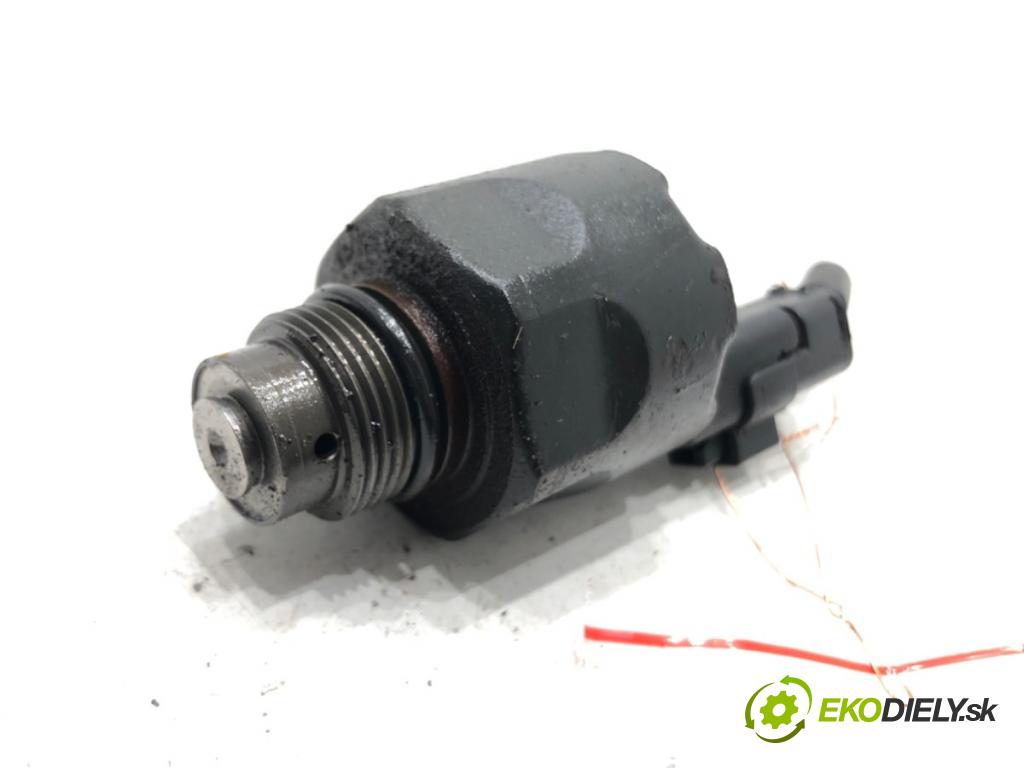 VOLVO V50 (545) 2003 - 2012    2.0 D 100 kW [136 KM] olej napędowy 2004 - 2010  Regulátor tlaku paliva  (Ostatné)