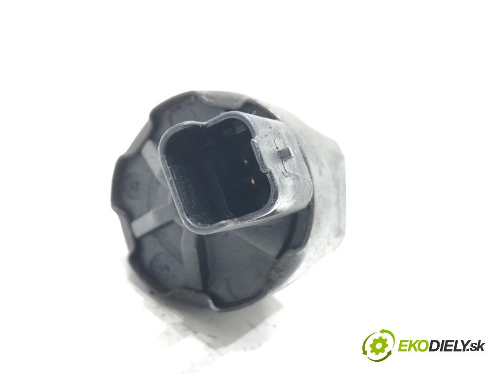 VOLVO V50 (545) 2003 - 2012    2.0 D 100 kW [136 KM] olej napędowy 2004 - 2010  Regulátor tlaku paliva  (Ostatné)