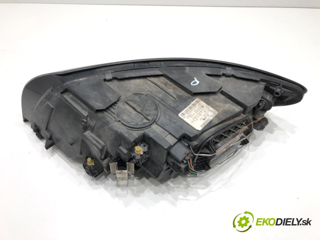 VOLVO V50 (545) 2003 - 2012    2.0 D 100 kW [136 KM] olej napędowy 2004 - 2010  světlomet pravý přední část LIFT 31265695