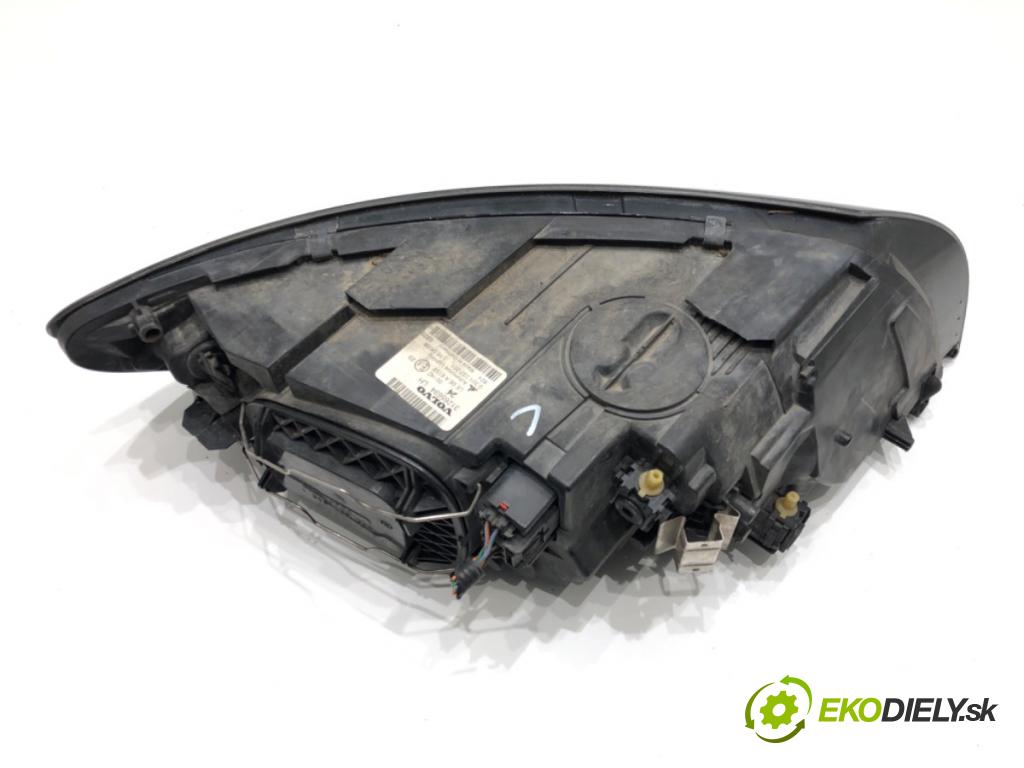 VOLVO V50 (545) 2003 - 2012    2.0 D 100 kW [136 KM] olej napędowy 2004 - 2010  světlomet levý přední část LIFT 31265694