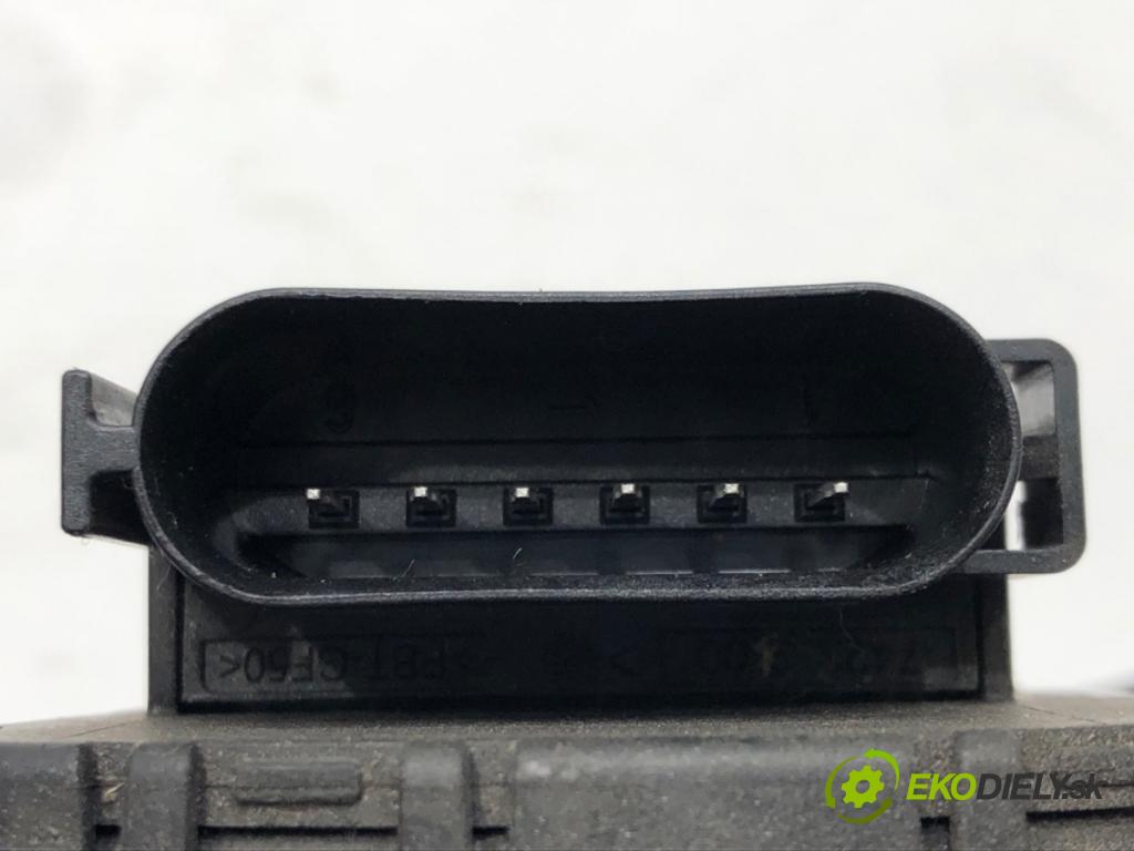 VOLVO V50 (545) 2003 - 2012    2.0 D 100 kW [136 KM] olej napędowy 2004 - 2010  Potenciometer plynu 4M51-9F836-AK (Pedále)