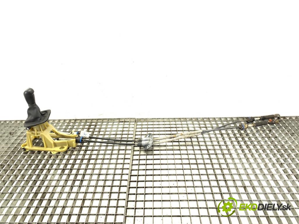 VOLVO V50 (545) 2003 - 2012    2.0 D 100 kW [136 KM] olej napędowy 2004 - 2010  Kulisa 30759589 (Rýchlostné páky / kulisy)