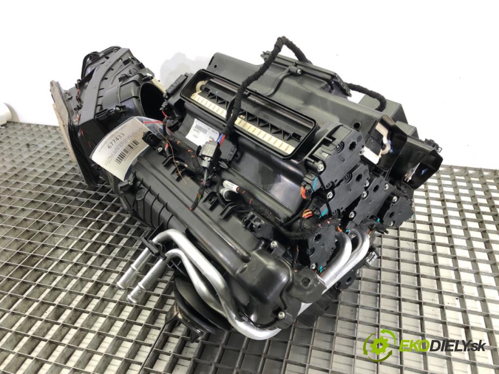 AUDI A6 C8 Avant (4A5) 2018 - 2022    40 TDI Mild Hybrid quattro 150 kW [204 KM] Hybryda silnik Diesla / elektryczny 2018 - 2022  topné těleso radiátor topení komplet KOMBAJN 4K1820005AK (Radiátory topení)