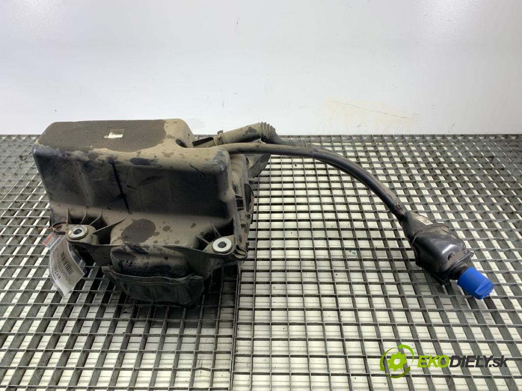 AUDI A6 C8 Avant (4A5) 2018 - 2022    40 TDI Mild Hybrid quattro 150 kW [204 KM] Hybryda silnik Diesla / elektryczny 2018 - 2022  Nádržka ADBLUE: 4K0131878N