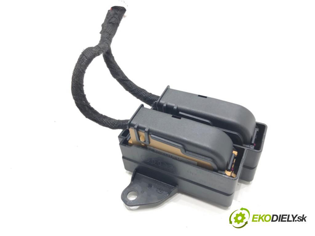 AUDI A6 C8 Avant (4A5) 2018 - 2022    40 TDI Mild Hybrid quattro 150 kW [204 KM] Hybryda silnik Diesla / elektryczny 2018 - 2022  skříňka poistková 4K0971845B (Pojistkové skříňky)