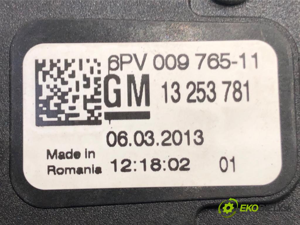 OPEL ZAFIRA TOURER C (P12) 2011 - 2022    2.0 CDTi (75) 121 kW [165 KM] olej napędowy 2011 - 2022  Potenciometer plynu 13253781 (Pedále)