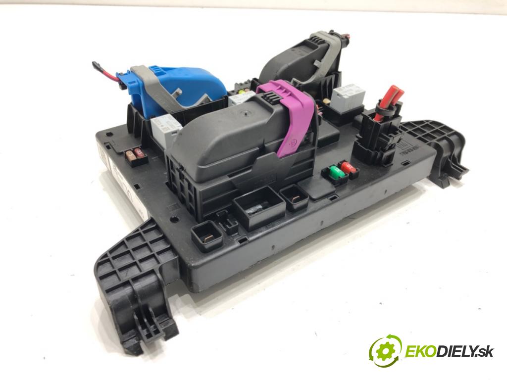 OPEL ZAFIRA TOURER C (P12) 2011 - 2022    2.0 CDTi (75) 121 kW [165 KM] olej napędowy 2011 - 2022  modul BSI 13368653 (Pojistkové skříňky)