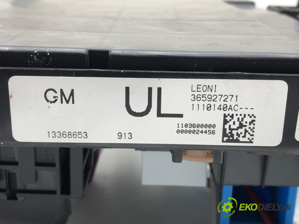 OPEL ZAFIRA TOURER C (P12) 2011 - 2022    2.0 CDTi (75) 121 kW [165 KM] olej napędowy 2011 - 2022  modul BSI 13368653 (Pojistkové skříňky)