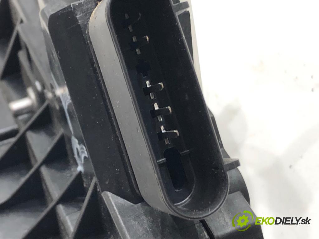 FORD ECOSPORT 2011 - 2022    1.0 EcoBoost 92 kW [125 KM] benzyna 2013 - 2022  zámok dveře pravý zadní část GN15-A264A26-DB