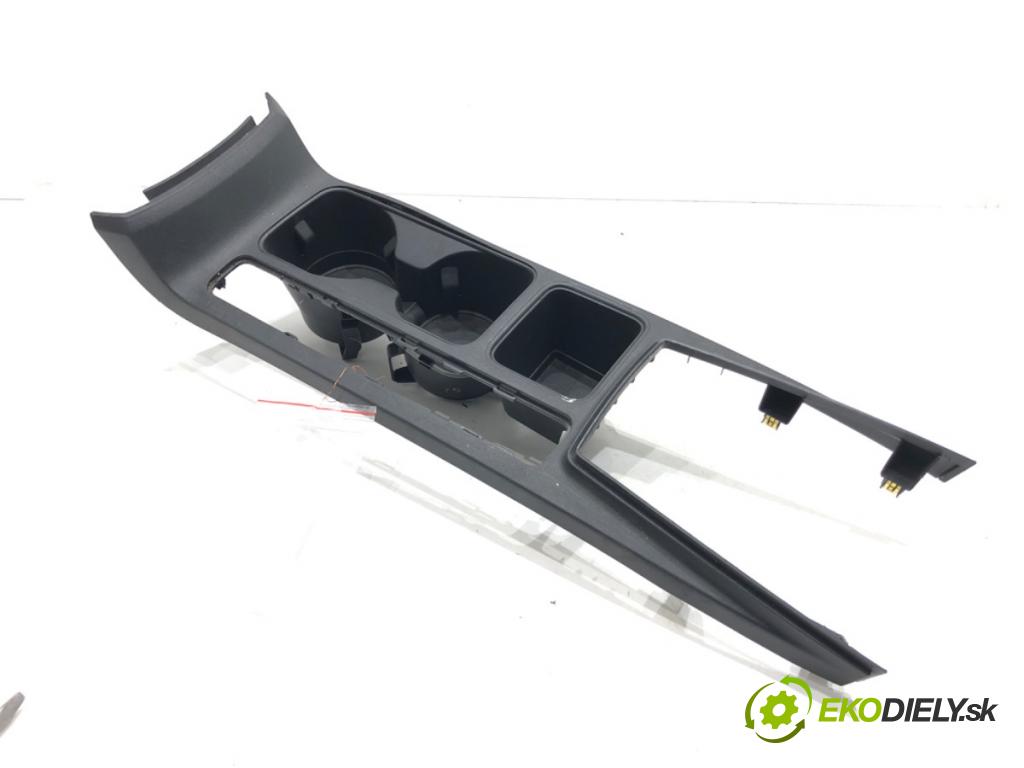 FORD ECOSPORT 2011 - 2022    1.0 EcoBoost 92 kW [125 KM] benzyna 2013 - 2022  Držiak na nápoje  (Úchyt, držiak na nápoje)