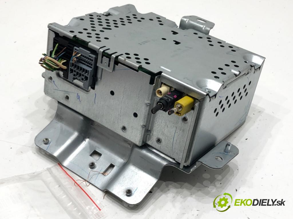 FORD ECOSPORT 2011 - 2022    1.0 EcoBoost 92 kW [125 KM] benzyna 2013 - 2022  RADIO LU5T-18K810-AG (Audio zariadenie)