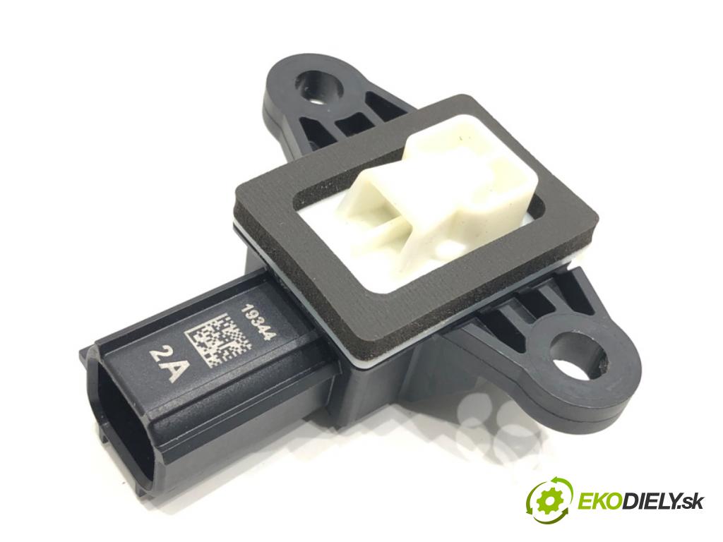 FORD ECOSPORT 2011 - 2022    1.0 EcoBoost 92 kW [125 KM] benzyna 2013 - 2022  Snímač nárazu GN15-14C676-AA (Snímače nárazu)