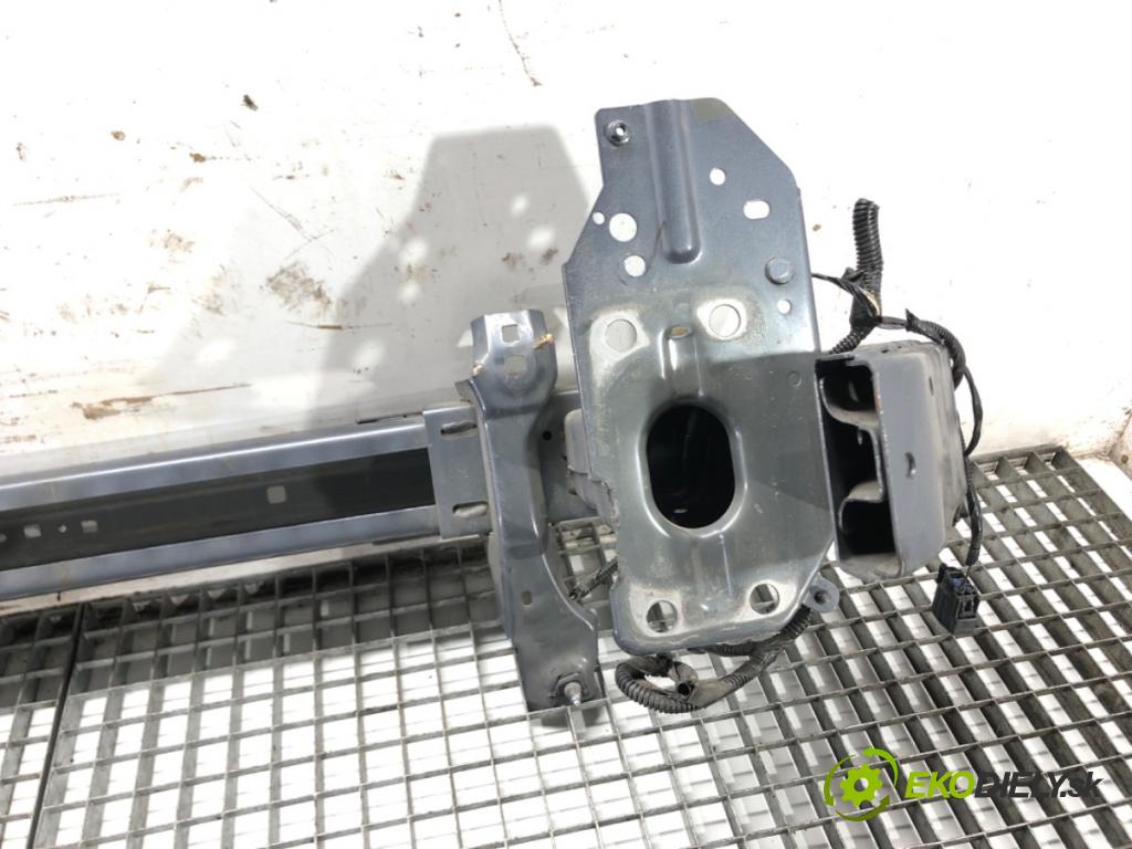 FORD ECOSPORT 2011 - 2022    1.0 EcoBoost 92 kW [125 KM] benzyna 2013 - 2022  výztuha nárazníka přední část  (Výztuhy přední)