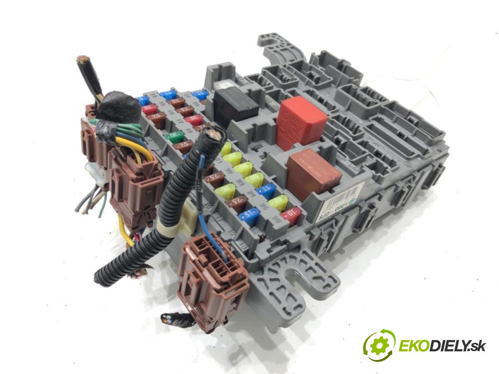 HONDA FR-V (BE) 2004 - 2022    1.7 (BE1) 92 kW [125 KM] benzyna 2004 - 2022  skříňka poistková 38650-SJD-G01 (Pojistkové skříňky)