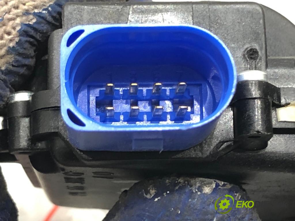 VW POLO (9N_, 9A_) 2001 - 2014    1.2 12V 51 kW [69 KM] benzyna 2007 - 2009  zámok dveře pravý přední část 3B1837016CB
