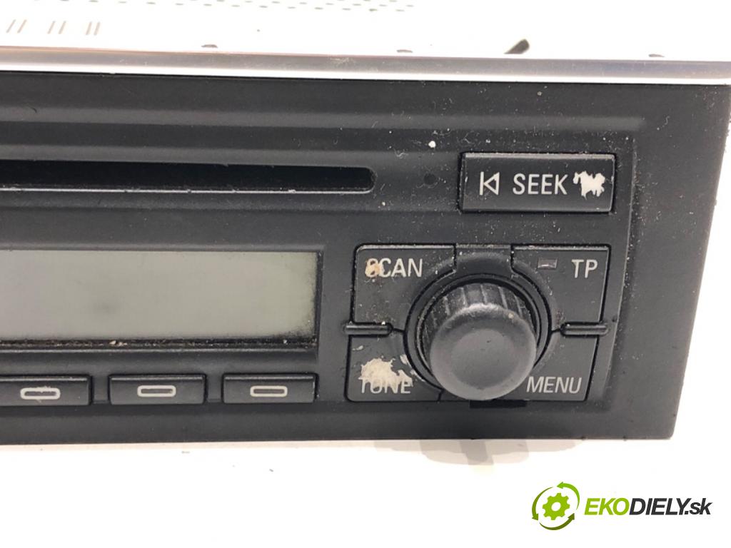 AUDI A4 B6 Avant (8E5) 2000 - 2005    2.0 96 kW [130 KM] benzyna 2001 - 2004  RADIO 8E0035186J (Audio zariadenia)