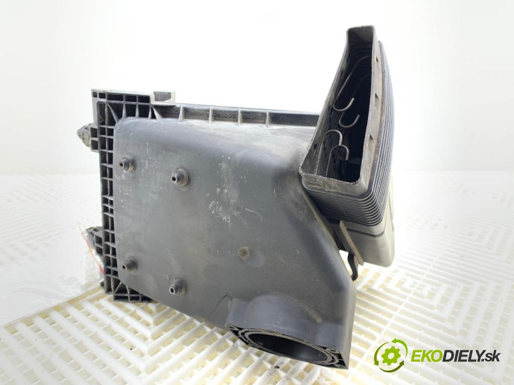 AUDI A4 B6 Avant (8E5) 2000 - 2005    2.0 96 kW [130 KM] benzyna 2001 - 2004  Obal filtra vzduchu 06B133835BD (Obaly filtrov vzduchu)