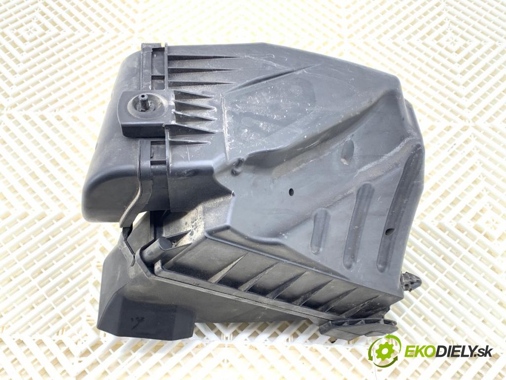 AUDI A4 B6 Avant (8E5) 2000 - 2005    2.0 96 kW [130 KM] benzyna 2001 - 2004  Obal filtra vzduchu 06B133835BD (Obaly filtrov vzduchu)