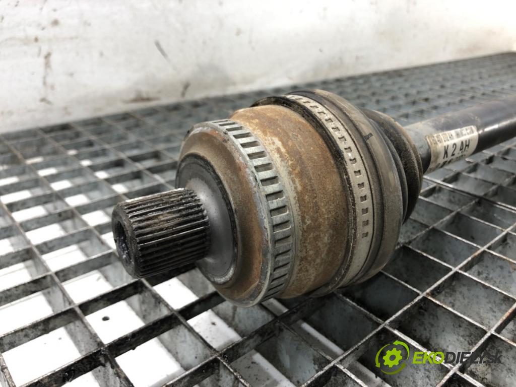 AUDI A4 B6 Avant (8E5) 2000 - 2005    2.0 96 kW [130 KM] benzyna 2001 - 2004  Poloos pravy predný 8E0407272AH
