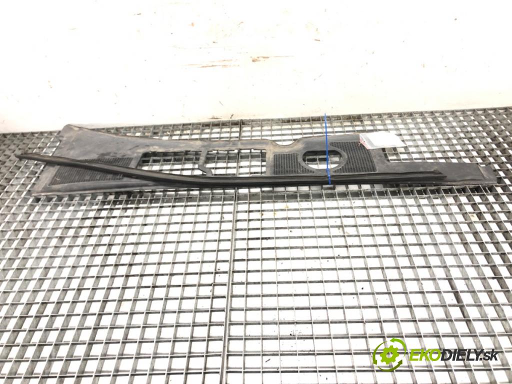 AUDI A4 B6 Avant (8E5) 2000 - 2005    2.0 96 kW [130 KM] benzyna 2001 - 2004  Torpédo, plast pod čelné okno 8E1819417B (Torpéda)