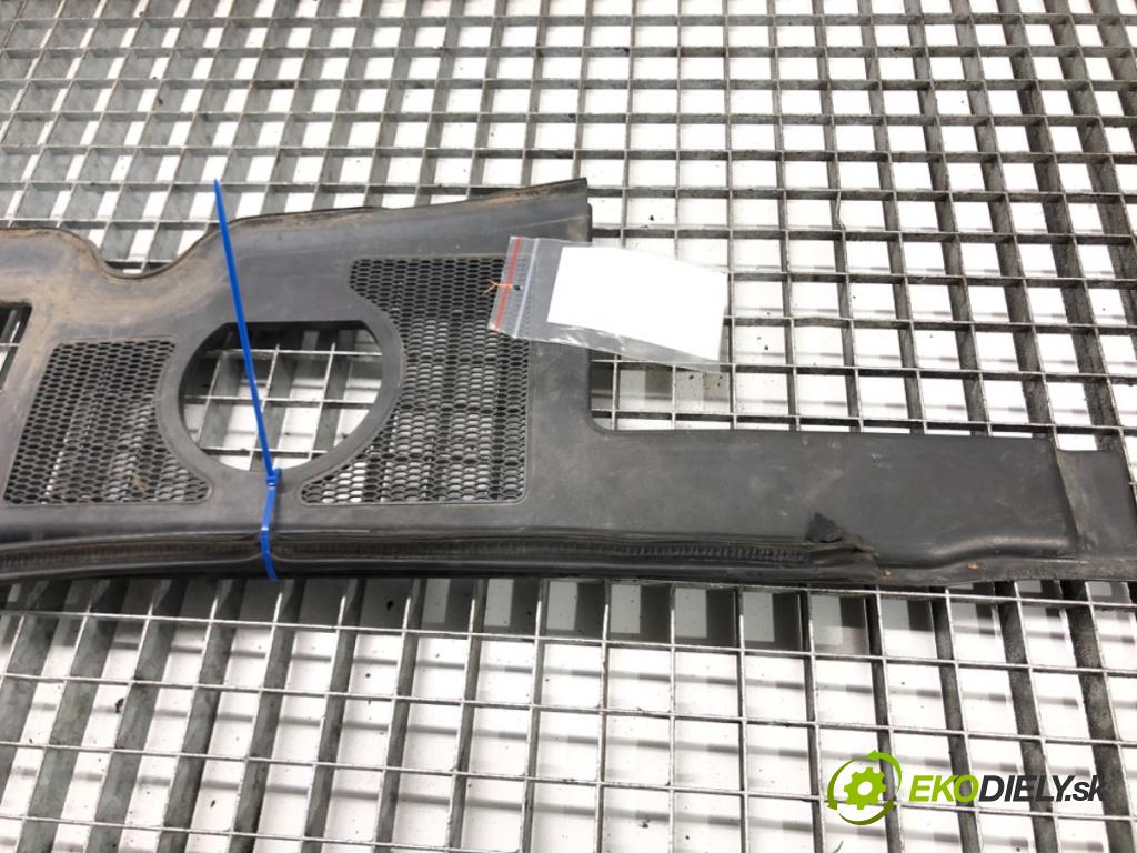 AUDI A4 B6 Avant (8E5) 2000 - 2005    2.0 96 kW [130 KM] benzyna 2001 - 2004  Torpédo, plast pod čelné okno 8E1819417B (Torpéda)