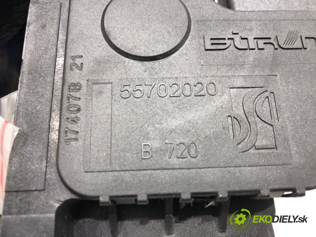 OPEL CORSA D (S07) 2006 - 2014    1.3 CDTI (L08, L68) 55 kW [75 KM] olej napędowy 2006 - 2014  Potenciometer plynu 55702020 (Pedále)