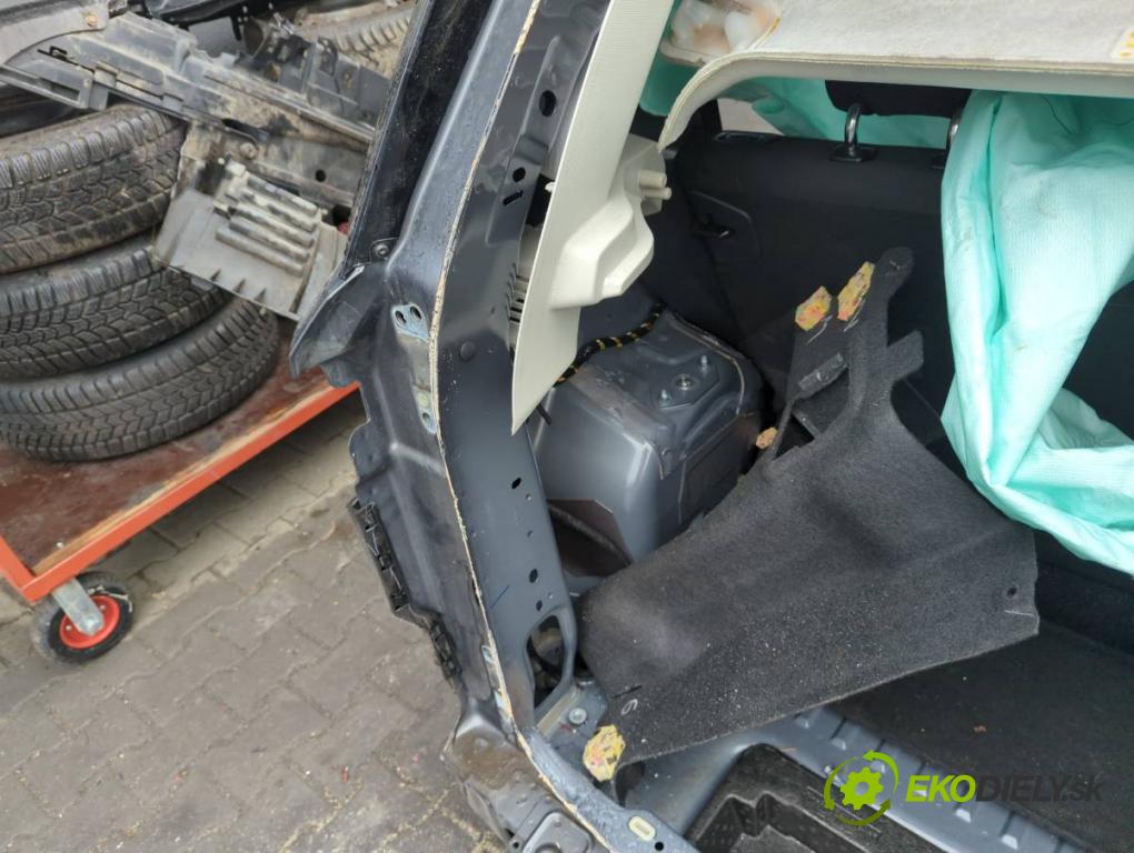 FORD ECOSPORT 2011 - 2022    1.0 EcoBoost 92 kW [125 KM] benzyna 2013 - 2022  KAROSERIA ČTVRŤÁK blatník zadní část levý pravý práh střecha PODŁUŻNICA pravý