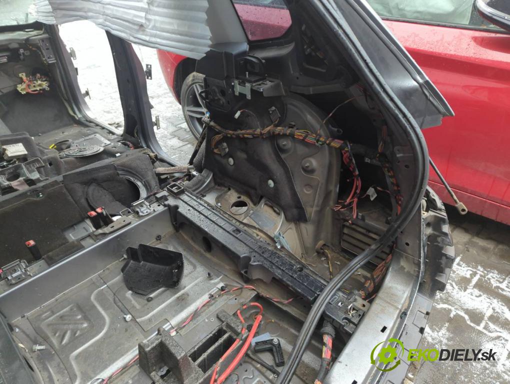 BMW X3 (F25) 2010 - 2017    xDrive 20 d 135 kW [184 KM] olej napędowy 2010 - 2014  KAROSERIA ČTVRŤÁK blatník zadní část levý pravý práh střecha PODŁUŻNICA pravý