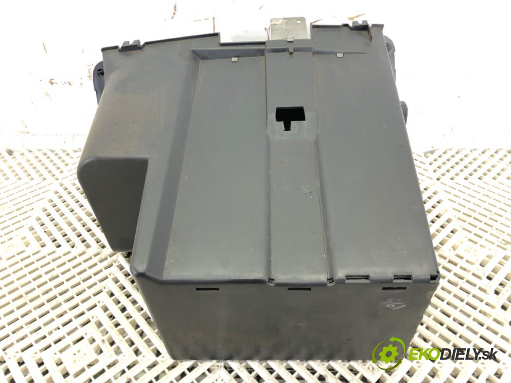 NISSAN MICRA III (K12) 2002 - 2010    1.4 16V 65 kW [88 KM] benzyna 2003 - 2010  Priehradka, kastlík spolujazdca  (Priehradky, kastlíky)