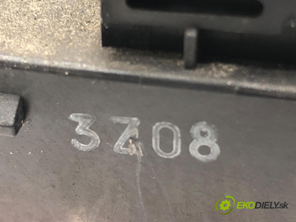 NISSAN MICRA III (K12) 2002 - 2010    1.4 16V 65 kW [88 KM] benzyna 2003 - 2010  Prepínač okien  (Prepínače, spínače, tlačidlá a ovládače kúrenia)