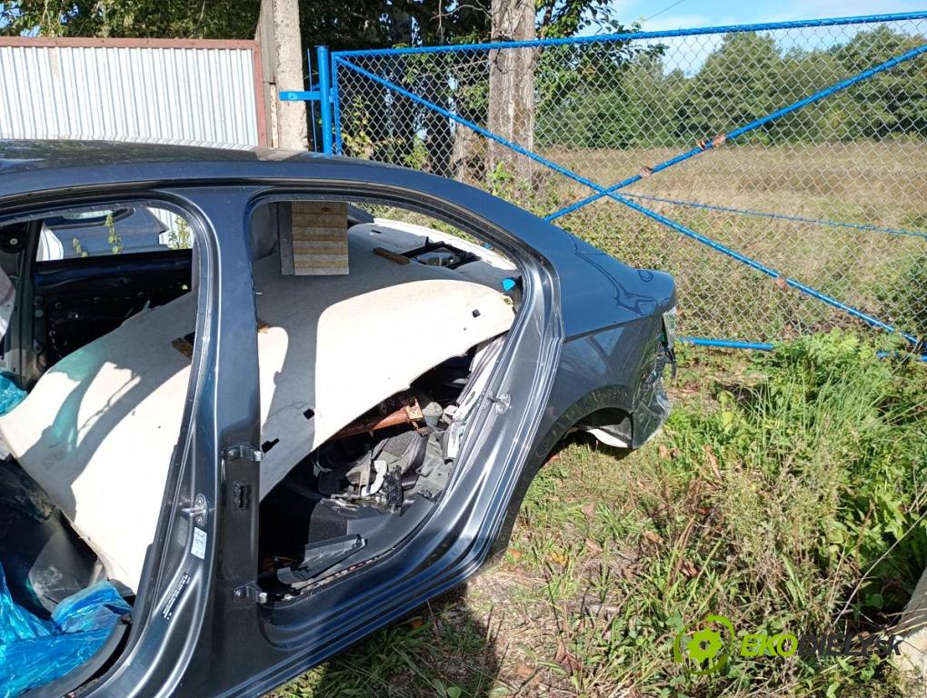 SKODA SUPERB III liftback 2022 147 kW 2.0 TDI 1968 KAROSERIA ČTVRŤÁK blatník zadní část pravý práh levý PODŁUŻNICA POŠTY: