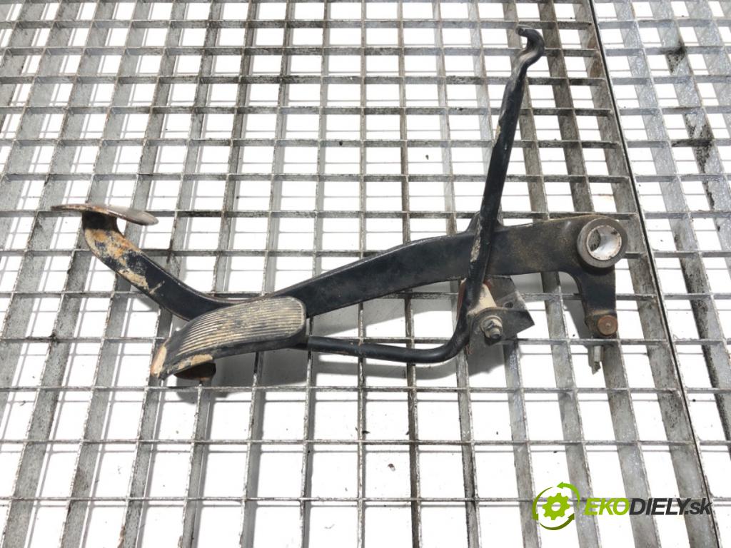 DAEWOO LUBLIN II Autobus 1997 - 2022    2.4 TD 64 kW [87 KM] olej napędowy 1997 - 1999  PEDÁL:  (Pedále)