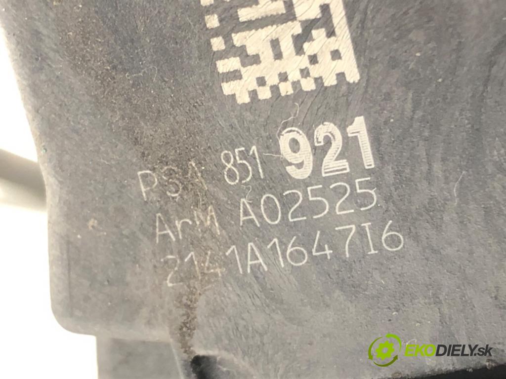 PEUGEOT 508 SW I (8E_) 2010 - 2018    2.0 HDi 103 kW [140 KM] olej napędowy 2010 - 2018  zámok dveře pravý přední část 851921