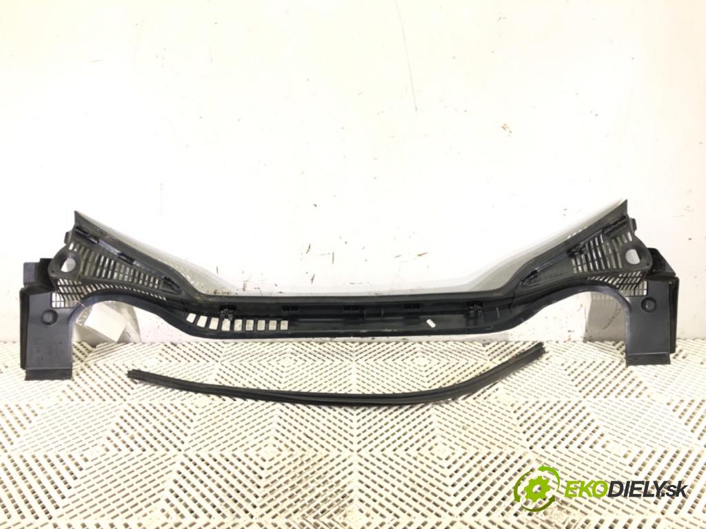 PEUGEOT 508 SW I (8E_) 2010 - 2018    2.0 HDi 103 kW [140 KM] olej napędowy 2010 - 2018  Torpédo, plast pod čelné okno 9686532780 (Torpéda)