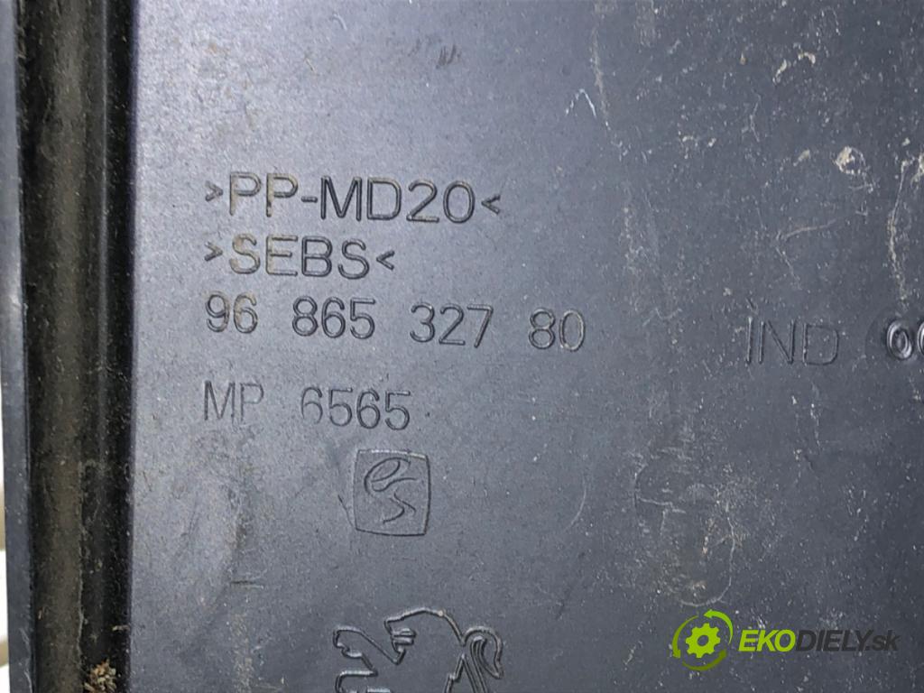 PEUGEOT 508 SW I (8E_) 2010 - 2018    2.0 HDi 103 kW [140 KM] olej napędowy 2010 - 2018  Torpédo, plast pod čelné okno 9686532780 (Torpéda)