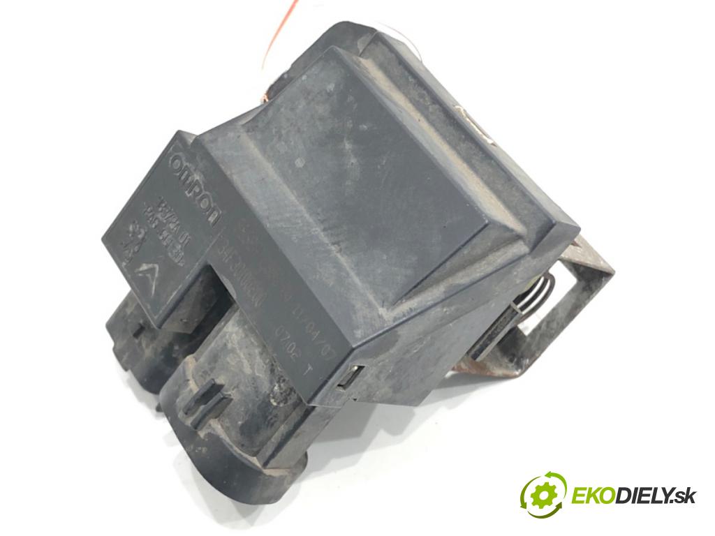 PEUGEOT 508 SW I (8E_) 2010 - 2018    2.0 HDi 103 kW [140 KM] olej napędowy 2010 - 2018  odpor rezistor topení vzduchu 9662872380 (Odpory topení)