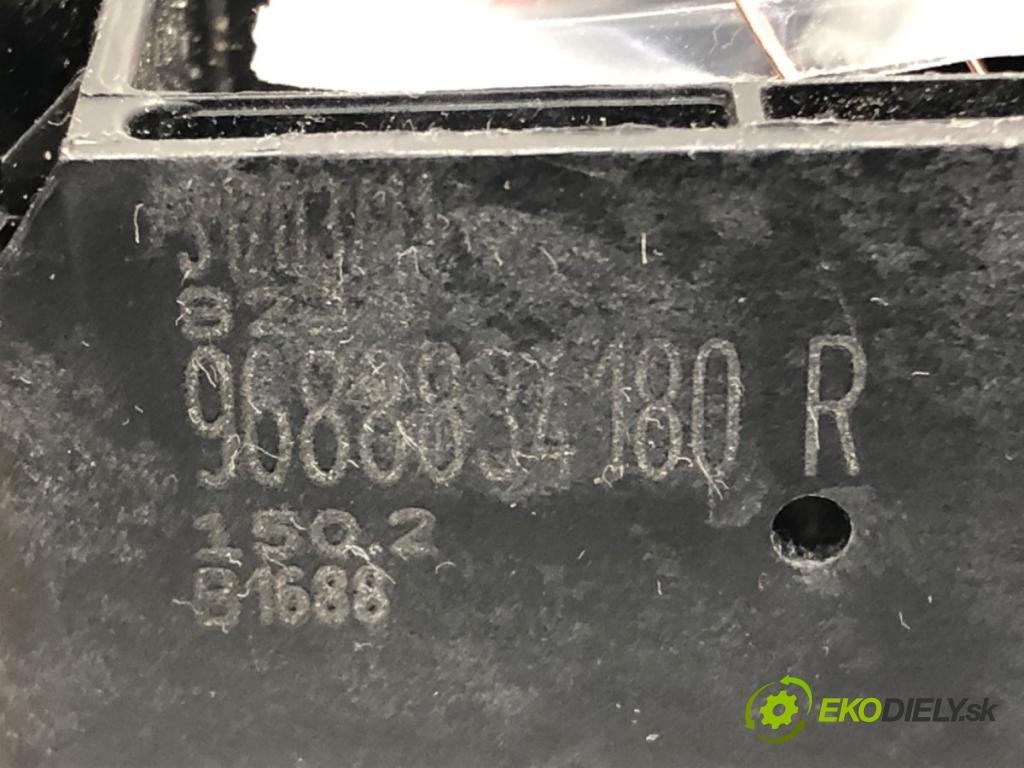 PEUGEOT 508 SW I (8E_) 2010 - 2018    2.0 HDi 103 kW [140 KM] olej napędowy 2010 - 2018  Kľučka vonkajšia ľavy predný 9688834180