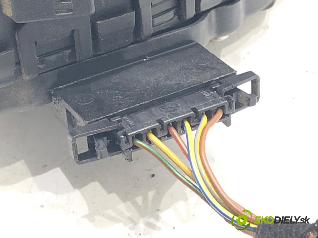 AUDI A4 B6 Avant (8E5) 2000 - 2005    2.0 96 kW [130 KM] benzyna 2001 - 2004  Potenciometer plynu 8EI721523A (Pedále)